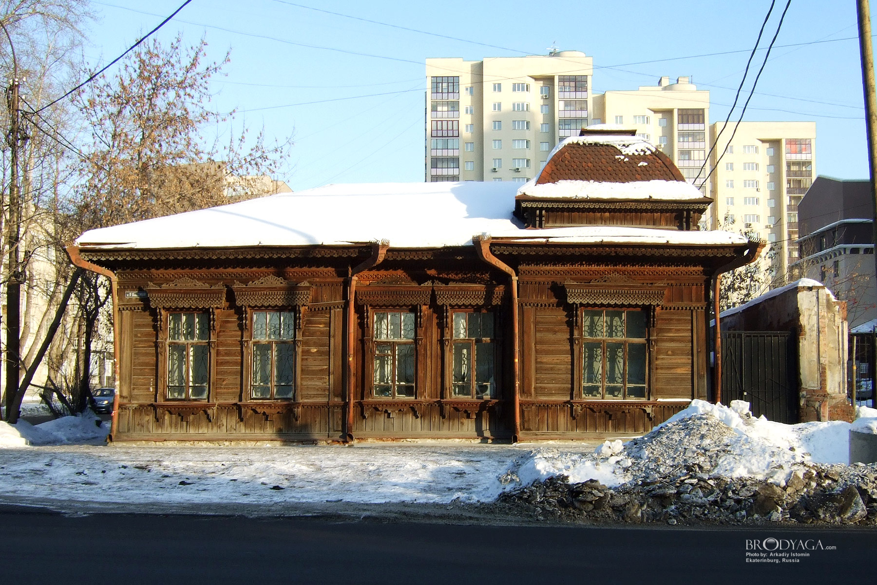 Дом купца Осокина К.Г., Розы Люксембург 11/Энгельса 16, Екатеринбург (Yekaterinburg)